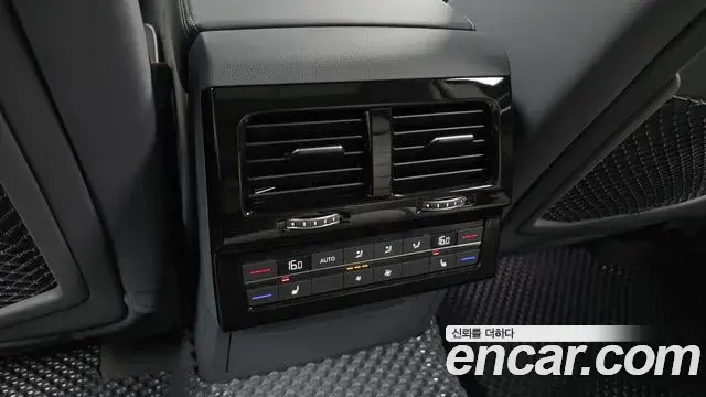 Volkswagen Touareg 2025 — Şəkil 12/35