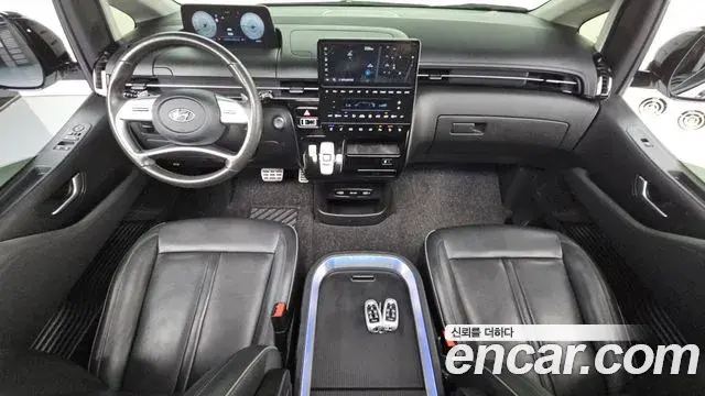 Hyundai Staria 2022 — Photo 7/20