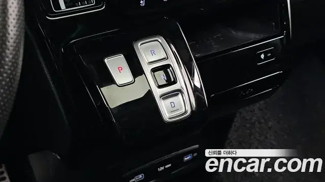 Hyundai Staria 2022 — Photo 9/20