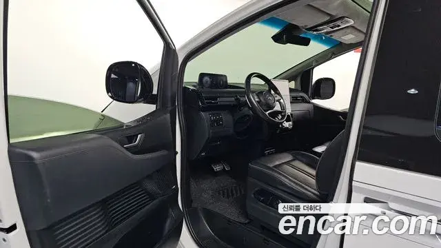 Hyundai Staria 2022 — Photo 10/20