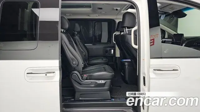 Hyundai Staria 2022 — Photo 12/20