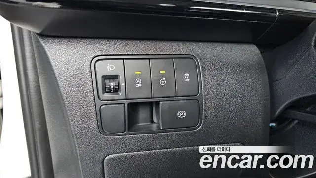 Hyundai Staria 2022 — Photo 16/20