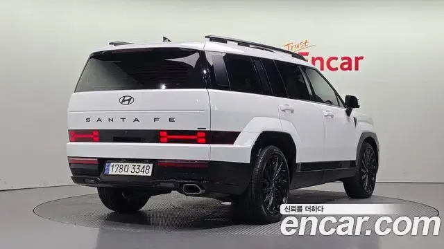 Hyundai Santa Fe 2024 — Фото 2/20