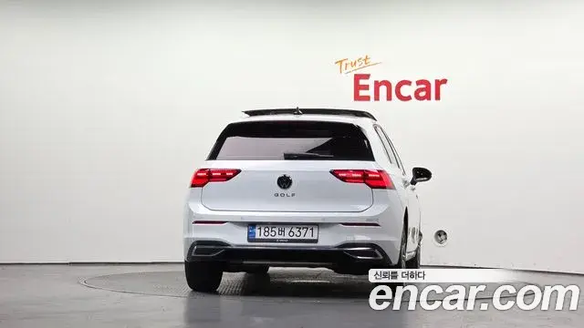 Volkswagen Golf 2022 — ფოტო 20/20