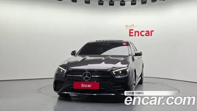 Mercedes-Benz E-Class 2021 — Фото 3/20