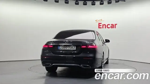 Mercedes-Benz E-Class 2021 — Фото 4/20