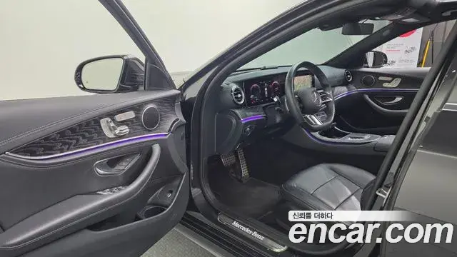 Mercedes-Benz E-Class 2021 — Фото 10/20