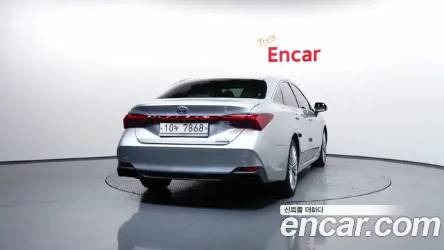 Toyota Avalon 2019 — Photo 10/20