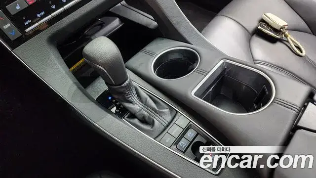 Toyota Avalon 2019 — Photo 11/20
