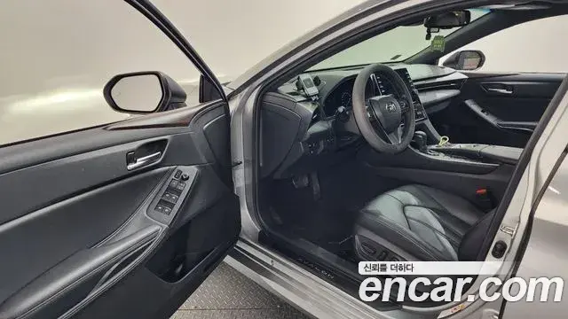 Toyota Avalon 2019 — Photo 3/20