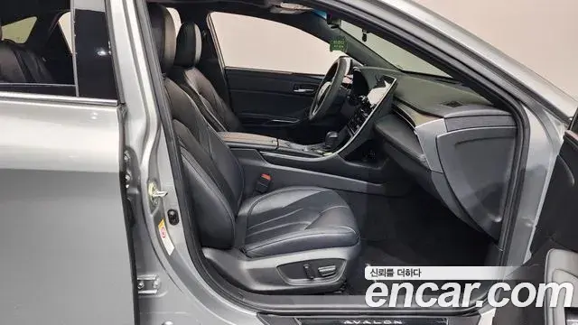 Toyota Avalon 2019 — Photo 17/20