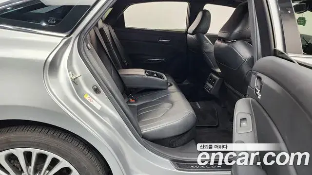 Toyota Avalon 2019 — Photo 16/20