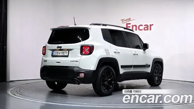 Jeep Renegade 2022 — Photo 17/32