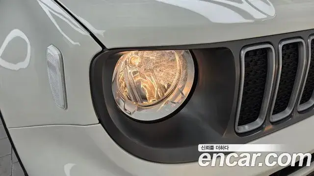 Jeep Renegade 2022 — Photo 3/32