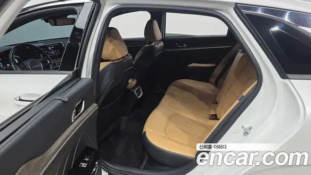 Kia K5 2022 — ფოტო 13/32