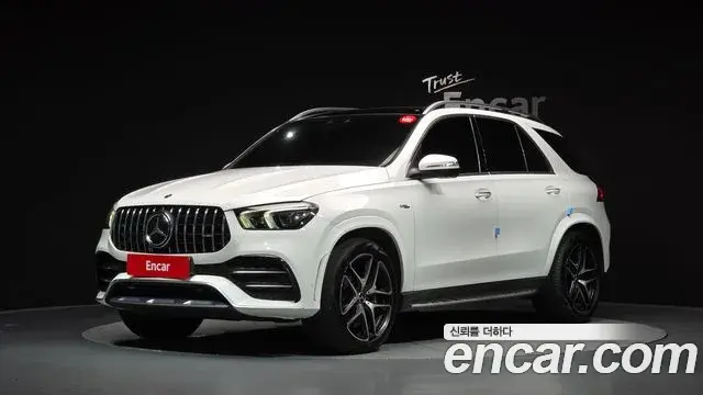 Mercedes-Benz GLE-Class 2021 — Photo 1/20