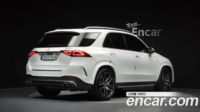 Mercedes-Benz GLE-Class 2021 — Photo 2/20