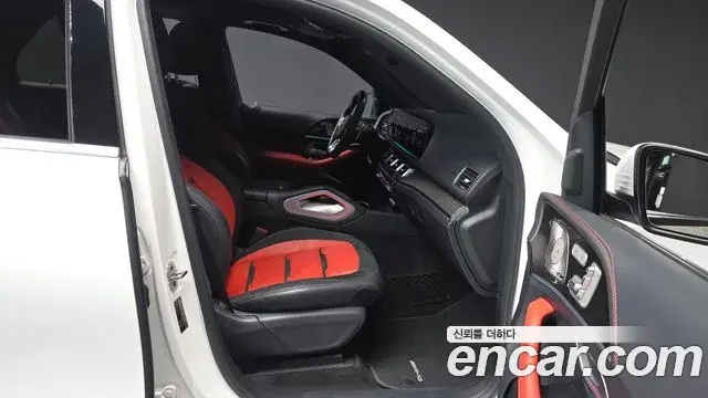 Mercedes-Benz GLE-Class 2021 — Photo 11/20