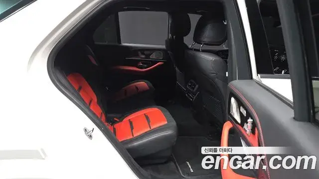 Mercedes-Benz GLE-Class 2021 — Photo 12/20