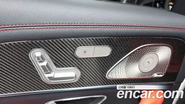Mercedes-Benz GLE-Class 2021 — Photo 18/20