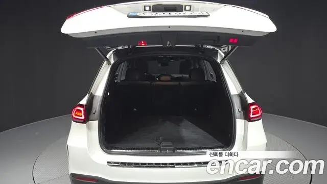 Mercedes-Benz GLE-Class 2021 — Photo 20/20