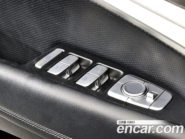 Genesis G70 2019 — ფოტო 17/20