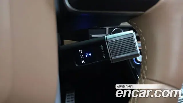 Hyundai Santa Fe 2024 — Photo 9/20