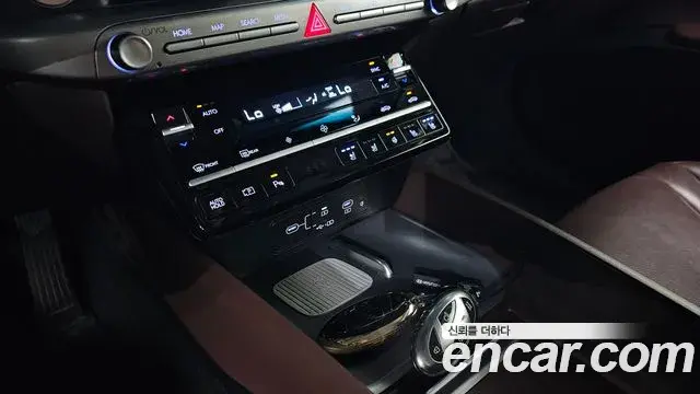 Hyundai Grandeur 2022 — Фото 17/20