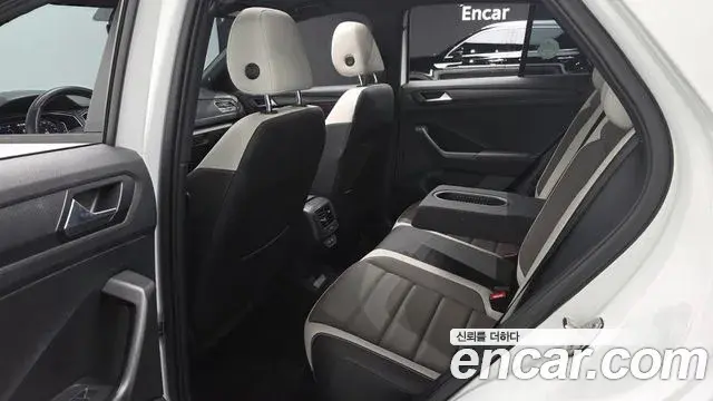 Volkswagen T-Roc 2022 — Фото 11/20