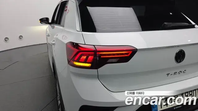 Volkswagen T-Roc 2022 — Photo 27/35