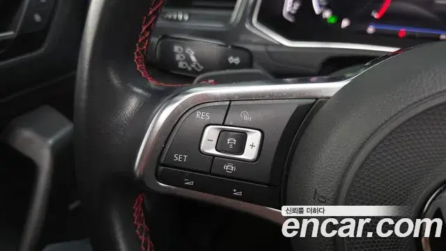 Volkswagen T-Roc 2022 — Photo 35/35