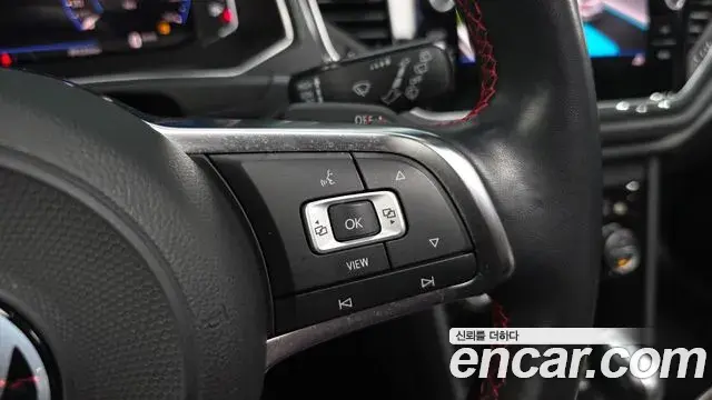 Volkswagen T-Roc 2022 — Photo 30/35