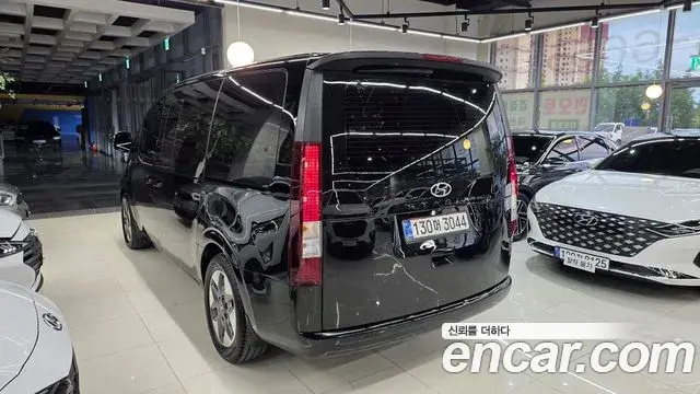 Hyundai Staria 2021 — Фото 3/19