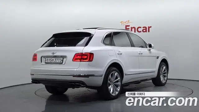 Bentley Bentayga 2020 — Photo 4/20