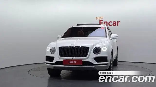 Bentley Bentayga 2020 — Photo 9/20