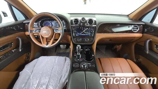 Bentley Bentayga 2020 — Photo 18/20