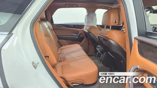 Bentley Bentayga 2020 — Photo 19/20