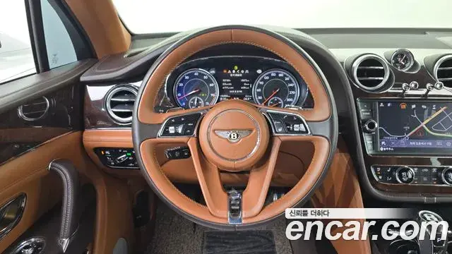 Bentley Bentayga 2020 — Photo 11/20