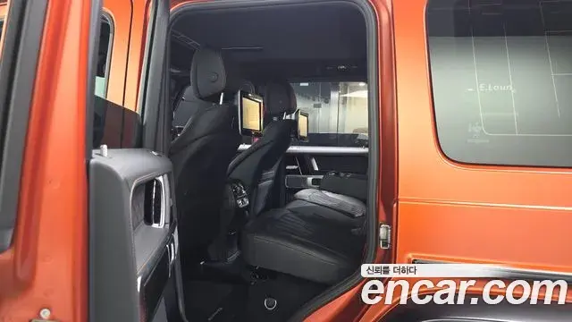 Mercedes-Benz G-Class 2022 — Photo 9/32