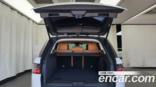 Land Rover Range Rover Sport 2021 — Фото 17/20