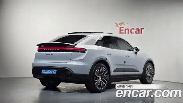 Porsche Macan EV 2025 — Şəkil 4/35
