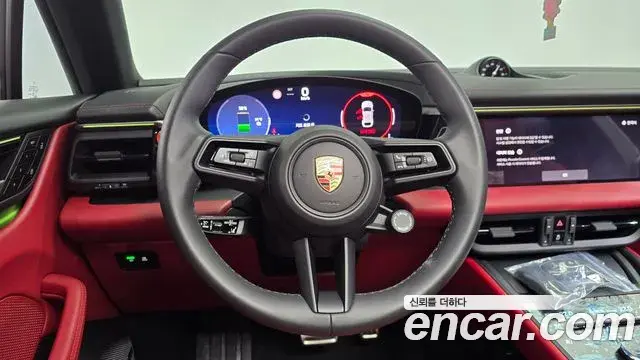 Porsche Macan EV 2025 — Şəkil 10/35