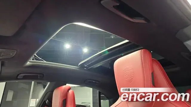 Porsche Macan EV 2025 — Şəkil 13/35