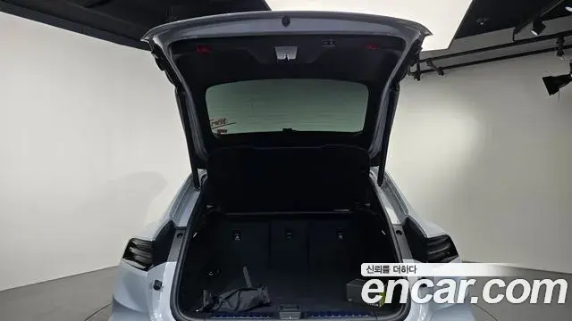 Porsche Macan EV 2025 — Şəkil 19/35