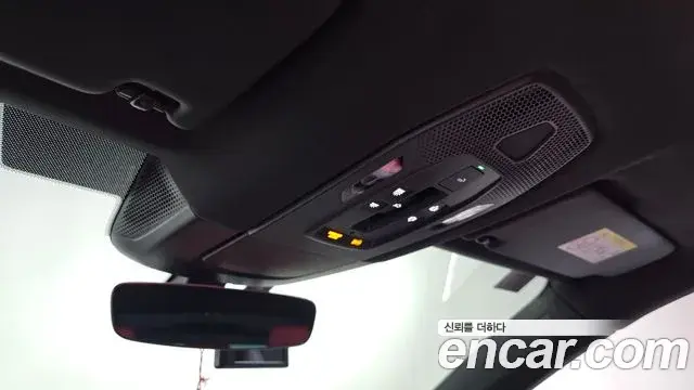 Porsche Macan EV 2025 — Şəkil 15/35