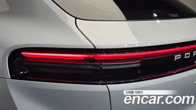 Porsche Macan EV 2025 — Şəkil 21/35