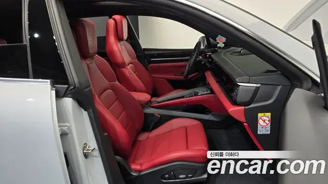 Porsche Macan EV 2025 — Şəkil 14/35