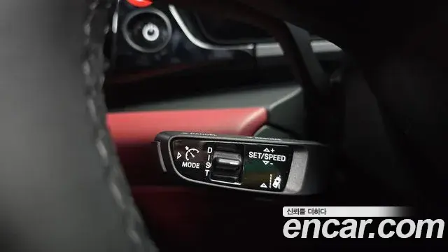 Porsche Macan EV 2025 — Şəkil 33/35