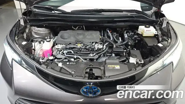 Toyota Sienna 2022 — Şəkil 17/36
