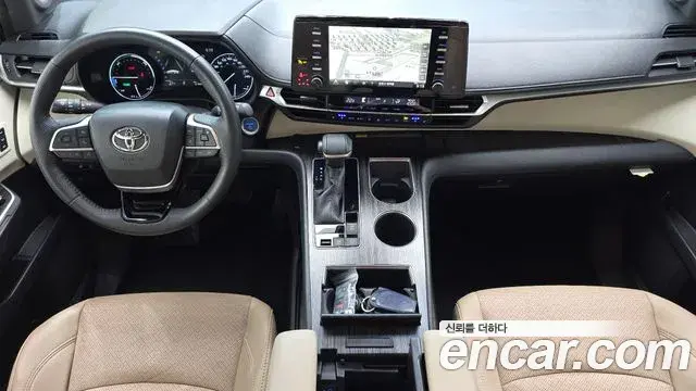 Toyota Sienna 2022 — Şəkil 25/36